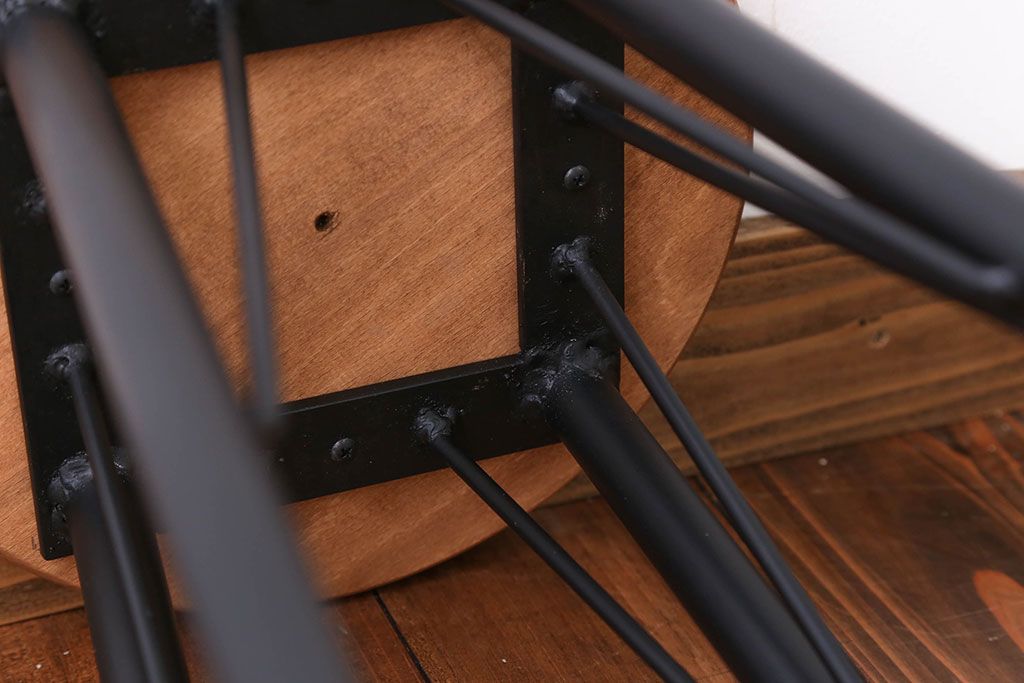 アンティーク雑貨　鉄脚ペイント　スツール1脚(丸椅子、イス、チェア)インダストリアル工業系