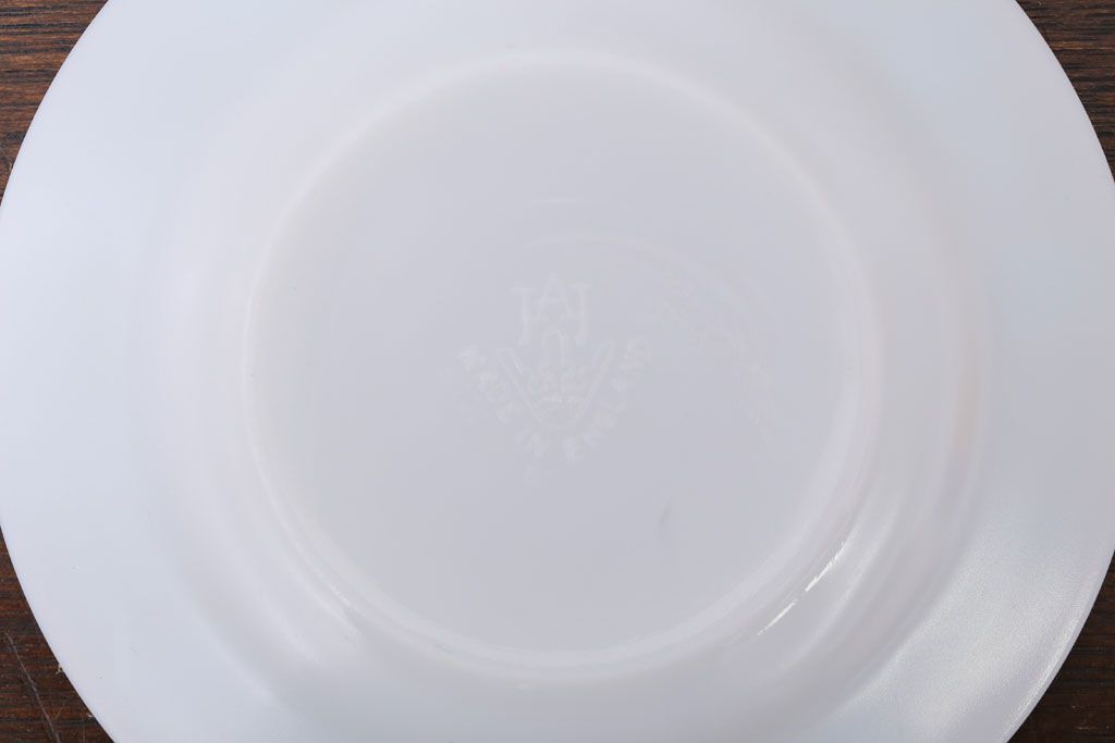 イギリスビンテージ　JAJ　パイレックス　Matchmaker(マッチメーカー)シリーズ　ミルクガラスのカップ&ソーサー&プレート(トリオ)3客セット(洋食器)(2)
