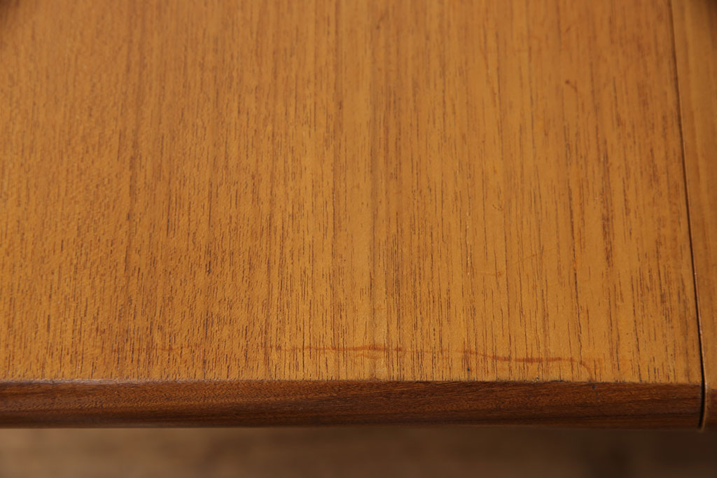 イギリスヴィンテージ　G-PLAN(ジープラン)　チーク材　シンプルで幅広いインテリアに取り入れやすいエクステンションテーブル(ダイニングテーブル、ビンテージ)(R-050158)