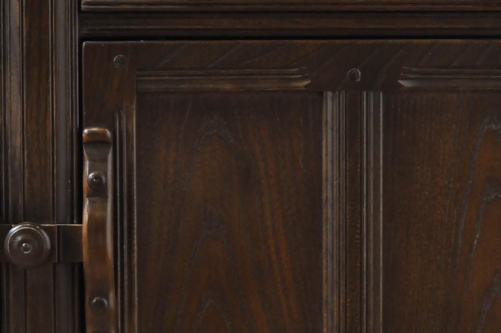 イギリスビンテージ　ERCOL(アーコール)　Old Colonial(オールドコロニアル)　気品と風格が漂うカップボード(食器棚、飾り棚、本棚、ブックシェルフ、戸棚、ヴィンテージ、英国)(R-068168)