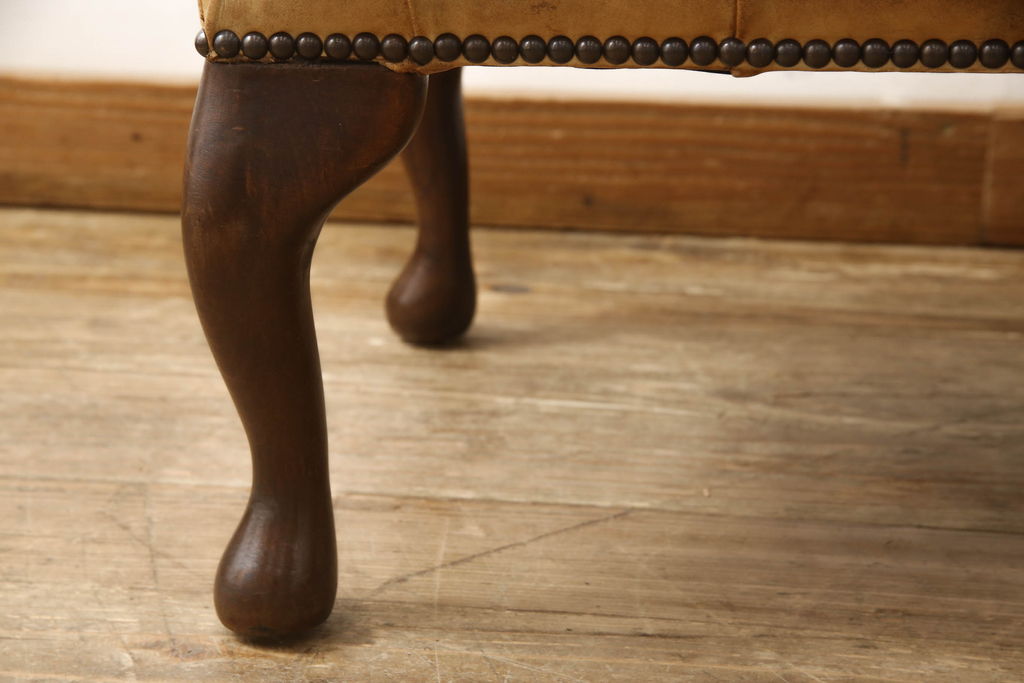 イギリスビンテージ　本革　レザーの風合いと猫脚が上品なオットマン(ヴィンテージ、スツール、椅子、イス、1人掛け、1P)(R-060400)