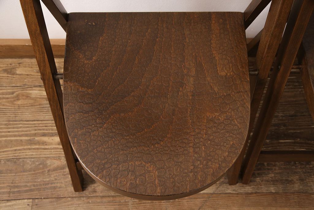 ヨーロッパビンテージ　ヴィンテージ家具　素朴な木の風合いが味わい深い折り畳みチェア2脚セット(折りたたみ、椅子、板座チェア)(R-051874)