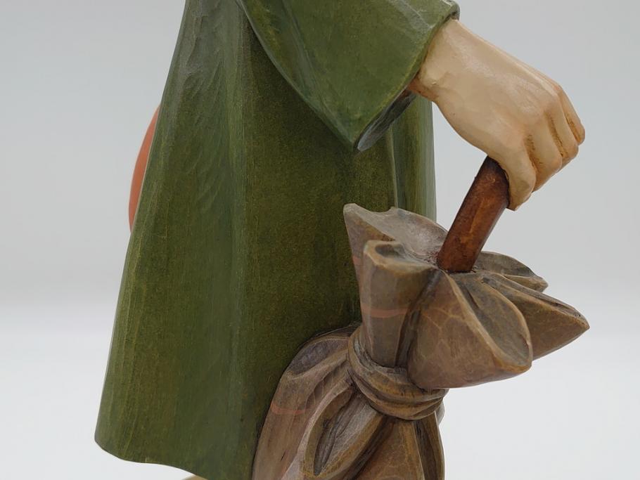 イタリア　ANRI(アンリ)　傘を持つ男　紳士　高さ約52cm　手彫りの温かい味わいが伝わってくる木彫り人形(置物、ウッドドール)(R-062099)