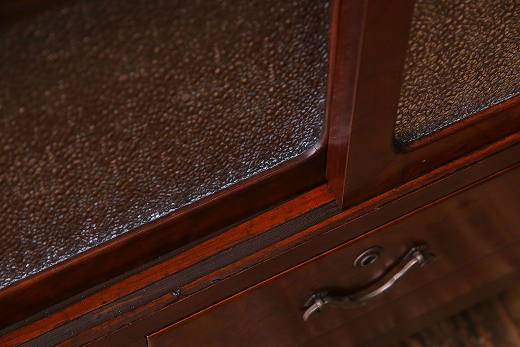 アンティーク家具　大正ロマン　前面ケヤキ材　漆塗りの光沢が魅力的なリメイクローボード(戸棚、リビングボード)
