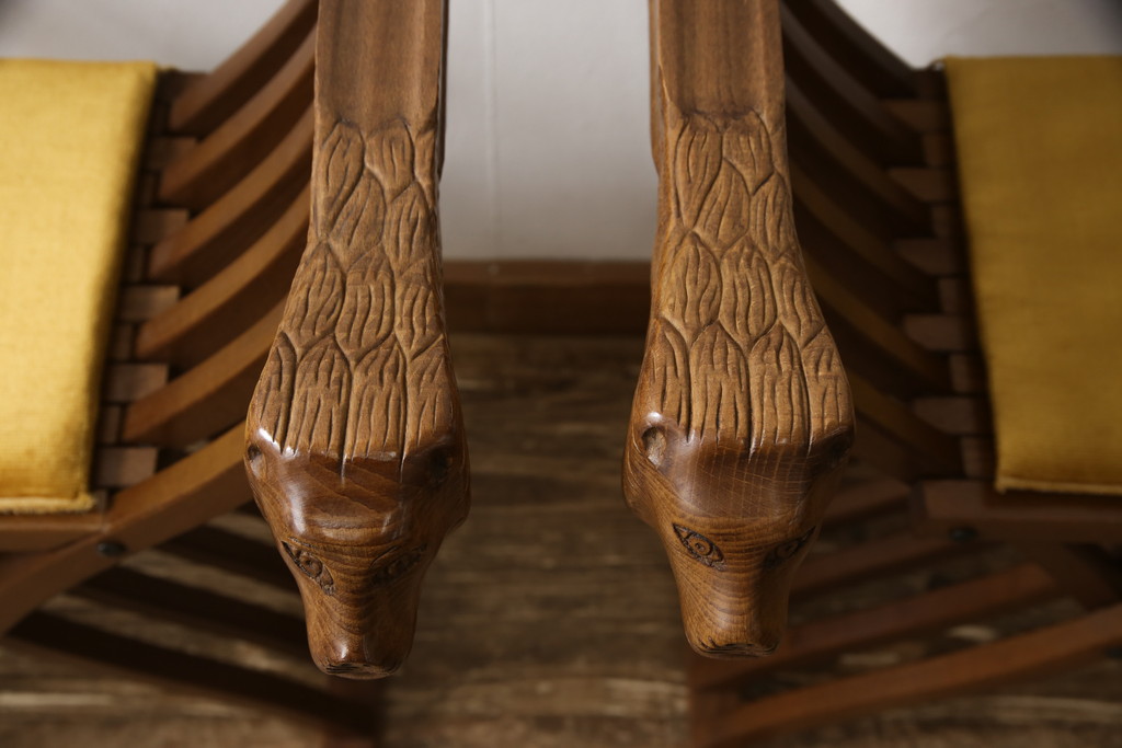 中古　美品　イタリア輸入家具　美しい彫刻が目を引くサヴォナローラチェア2脚セット(椅子、折りたたみチェア、イス)(R-056288)