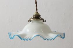 ヴィンテージ照明　イギリスビンテージ　エンボスがおしゃれなフリルシェードのペンダントライト(天井照明、シェード、吊り下げ照明)(R-04182)