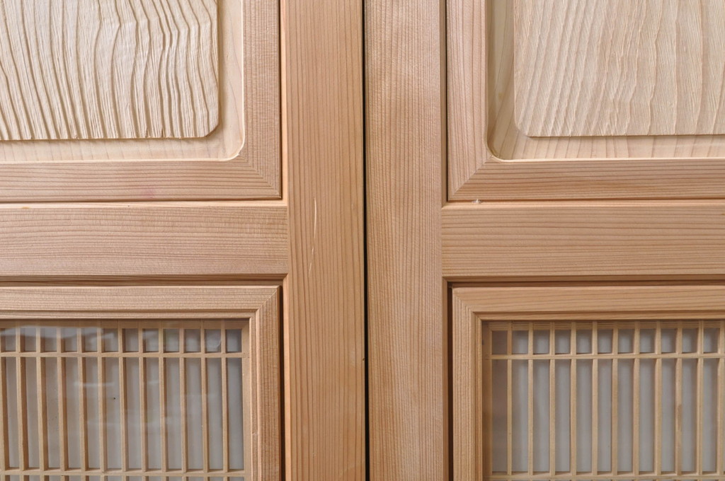 中古　民芸家具　美品　木目が楽しめる杉一枚板を使用した組子入りガラス帯戸4枚セット(建具、引き戸、ガラス戸)(R-069213)