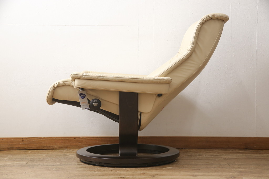 中古　超美品　EKORNES(エコーネス)　本革　ロイヤルシリーズ　オットマン付き　ストレスレスチェア(定価約46万円)(リクライニングチェア、アームチェア、椅子)(R-053071)