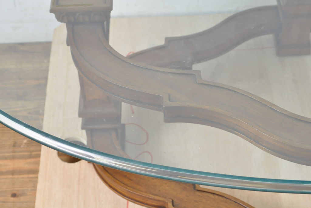 中古　DREXEL HERITAGE(ドレクセルヘリテイジ)　FRANCESCA(フランチェスカ)シリーズ　エレガントなデザインの脚が魅力的なガラス天板のカクテルテーブル(センターテーブル、ローテーブル、リビングテーブル、ガラステーブル)(定価約48万円)(R-062173)