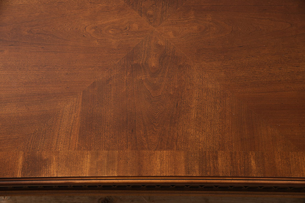中古　美品　アメリカ家具　LANE(レーン)　パーケット天板と幕板のデザインがお洒落なセンターテーブル(リビングテーブル、コーヒーテーブル)(R-051393)