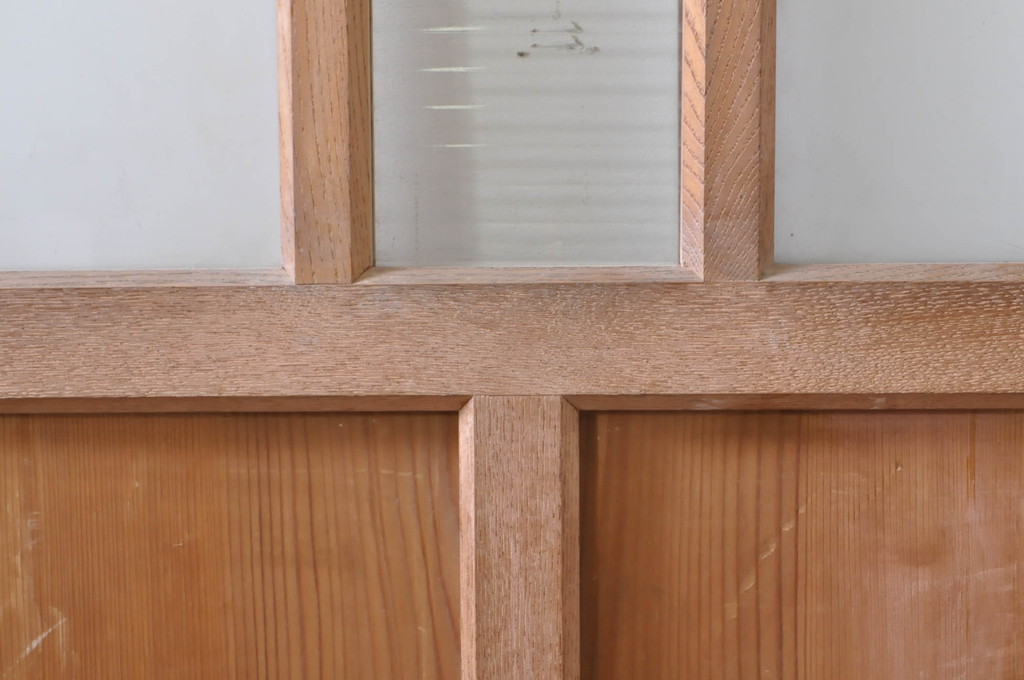 アンティーク建具　栗材枠の木味が魅力的などこか懐かしい雰囲気漂うドア1枚(木製扉)(R-069073)