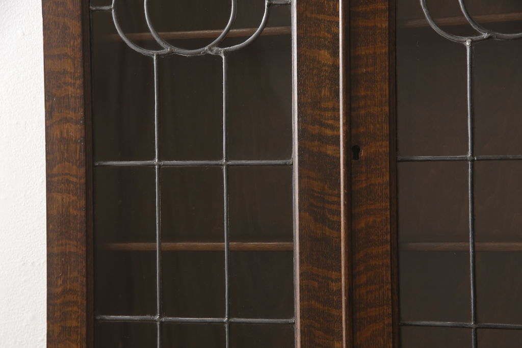 イギリスアンティーク　オーク材　ステンドグラス入り　クラシカルなデザインが素敵なビューローブックケース(本箱、キャビネット、収納棚、戸棚、ライティングビューロー、ワークデスク、在宅ワーク、在宅用)(R-060515)