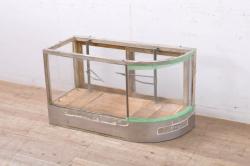 イギリスアンティーク　品のある佇まいが美しい縦型ガラスケース(ディスプレイキャビネット　ショップキャビネット、ショーケース、飾り棚、陳列棚、店舗什器)(R-061932)