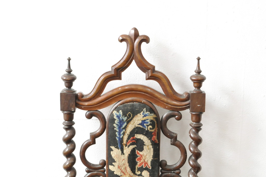 イギリスアンティーク　最高級　マホガニー材　華やかな装飾が置くだけで絵になるキャスター付きチェア(ダイニングチェア、椅子、イス)(R-057473)