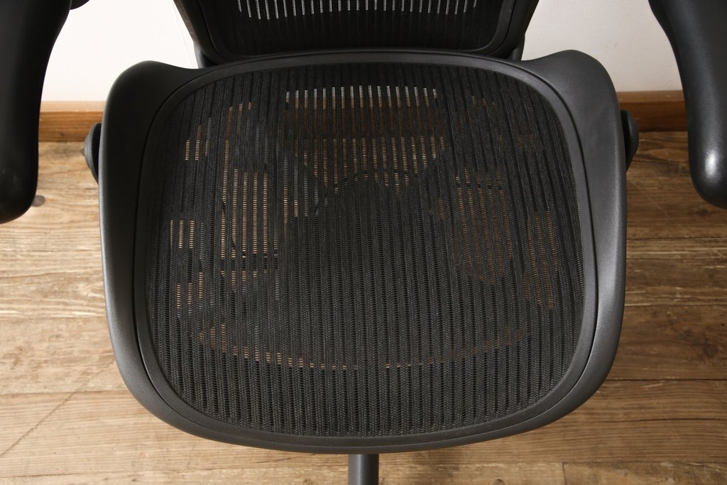 中古　美品　Hermanmiller(ハーマンミラー社)　ランバーサポート　Bサイズ　座り心地を追求したアーロンチェア(オフィスチェア、アームチェア、ワークチェア)(R-058228)