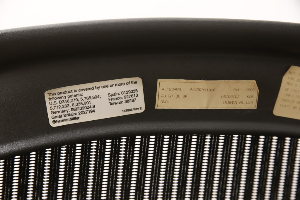 中古　美品　Hermanmiller(ハーマンミラー社)　ランバーサポート　Bサイズ　座り心地を追求したアーロンチェア(オフィスチェア、アームチェア、ワークチェア)(R-058228)