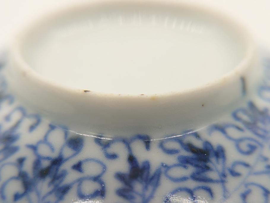 江戸期　古伊万里　染付　花唐草文　3.3寸　約10cm　手描きの味わいが感じられる茶碗(三寸三分、和食器、深皿、和皿)(R-062186)