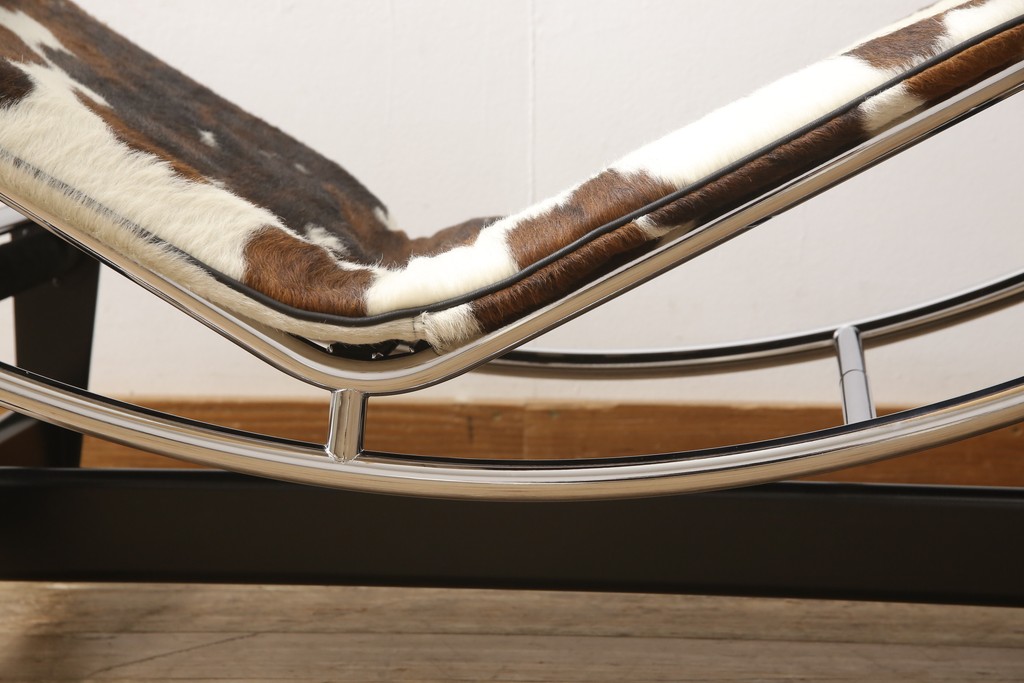 中古　美品　Cassina(カッシーナ)　Le Corbusier(ル・コルビュジエ)　LC4　シェーズロング(寝椅子、カウチ)(定価約92万円)(R-052565)