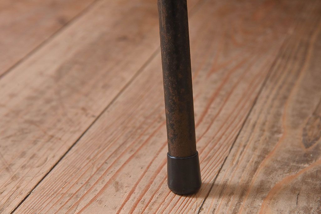 リメイク品　オーク材製天板の鉄脚テーブル(平机)(2)