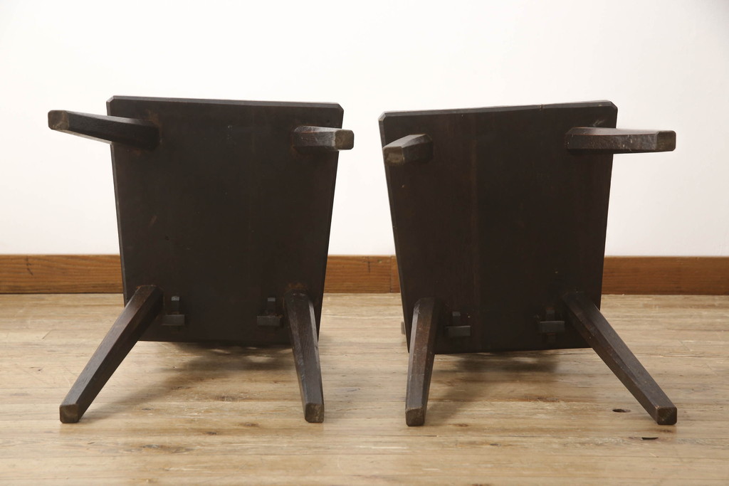 和製ビンテージ　神戸洋家具　ナラ(楢)材　彫刻を施した背もたれが珍しいチェア2脚セット(ダイニングチェア、板座チェア、椅子、イス、ヴィンテージ)(R-070062)