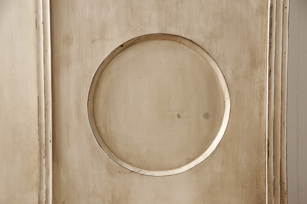 フランスアンティーク　パイン材　窓の形がユニークで面白いシャビーなワードローブ(収納棚)(R-056456)
