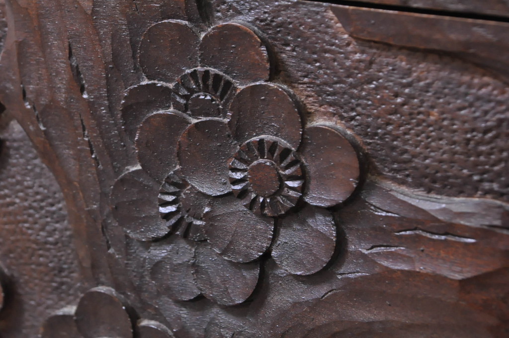 中古　美品　伝統工芸　日光彫り　細部まで施された彫りが美しい小引き出し(卓上収納、小物収納)(R-069061)