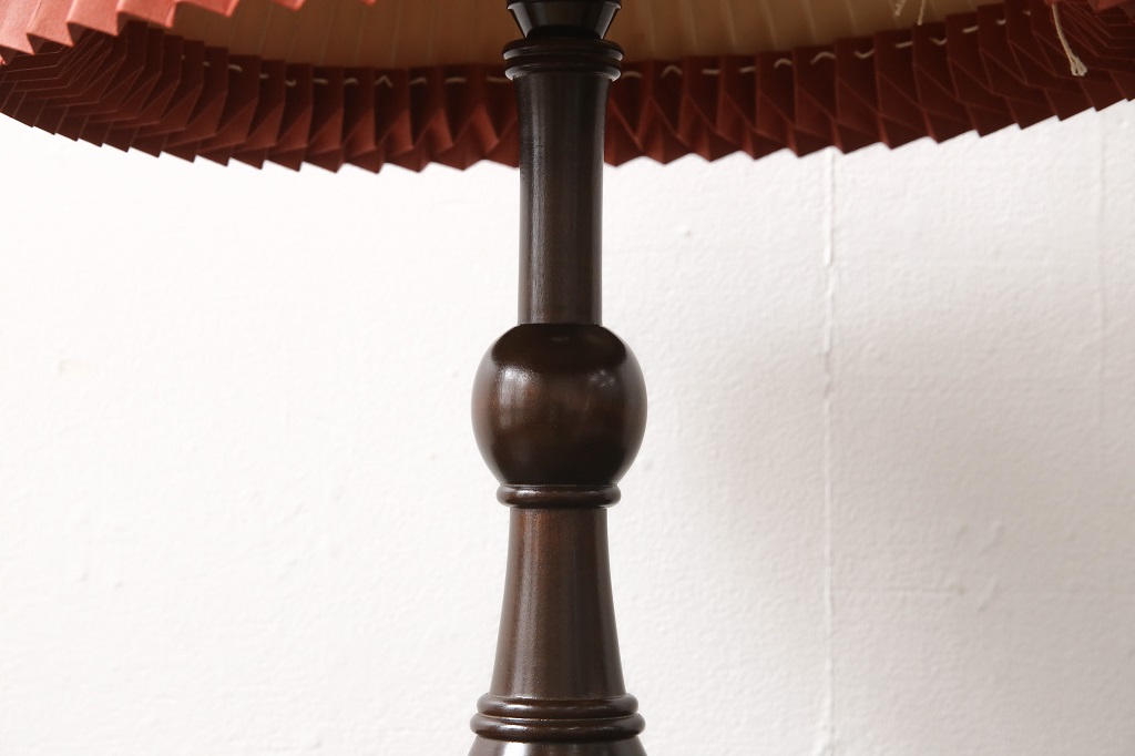 中古　美品　松本民芸家具　赤色の和紙傘が情緒溢れるA型スタンド(シェード、テーブルスタンド、卓上照明、テーブルライト)(R-058552)