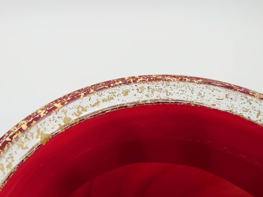 大川薫　玻璃　鮮やかな赤と上品な金の色合いが素敵な花入(ガラス工芸、津軽びいどろ、硝子、花器、花瓶、共箱付き)(R-070271)
