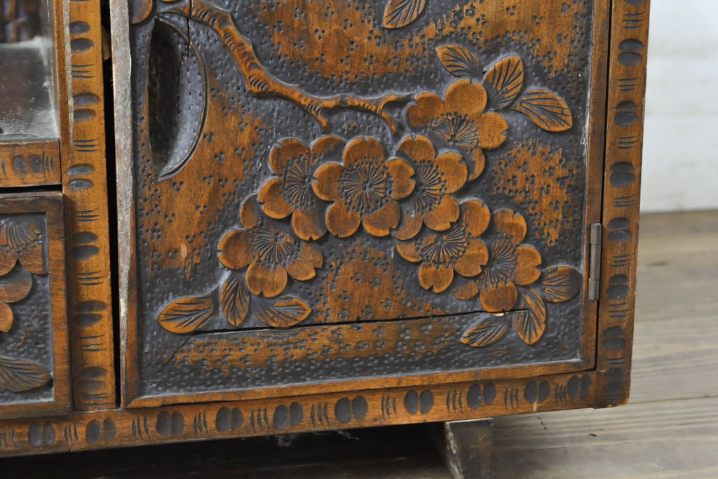 和製ビンテージ　軽井沢彫り　隅々まで施された桜の意匠が目を惹く収納付き姿見(ミラー、ドレッサー、鏡台、ヴィンテージ)(R-062475)