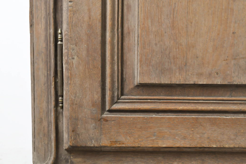 フランスアンティーク　特大　オーク材　繊細なレリーフが目を惹くキャビネット(収納棚、戸棚、食器棚、カップボード)(R-062323)