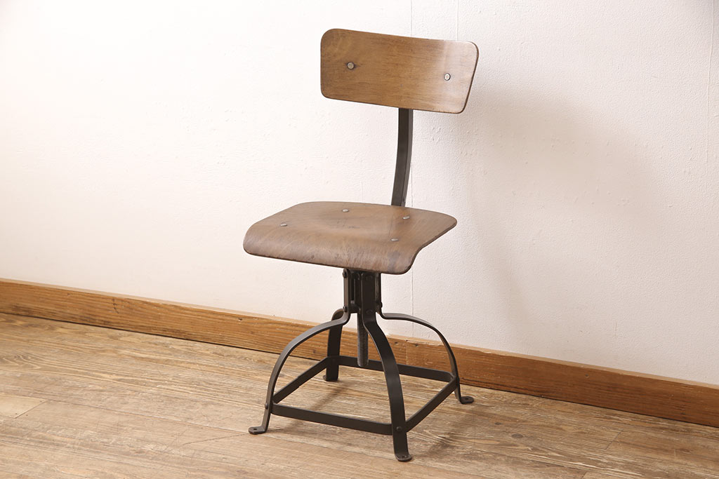 フランスアンティーク　インダストリアルなデザインがかっこいい回転チェア(工業系椅子、板座チェア、イス)(R-052841)