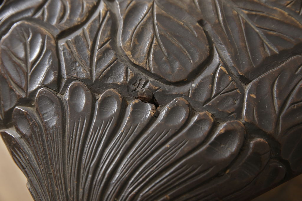 和製ビンテージ　日光彫り　隅々まで彫刻された大輪の花に目を奪われる飾り棚(茶棚、違い棚、オープンラック、ヴィンテージ)(R-062152)