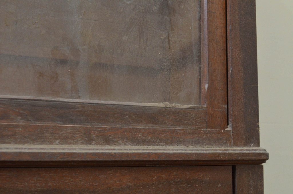 和製アンティーク　大正ロマン　楢(ナラ)材　背の低いサイズが使いやすい戸棚サイドボード(収納棚、食器棚、サイドキャビネット、本箱、ブックケース)(R-069100)