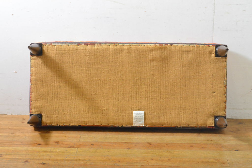中古　オールドキリム張り　個性的な模様が目を引くアンティーク風ベンチ(長椅子、オットマン、チェア)(R-061265)