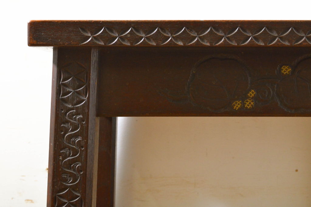 和製ビンテージ　彫刻家　山根八春(やまねやつはる、はっしゅん)　椿の図柄が華やかな空間を演出してくれるローテーブル(センターテーブル、リビングテーブル、サイドテーブル、コーヒーテーブル、カフェテーブル、ヴィンテージ)(R-062421)