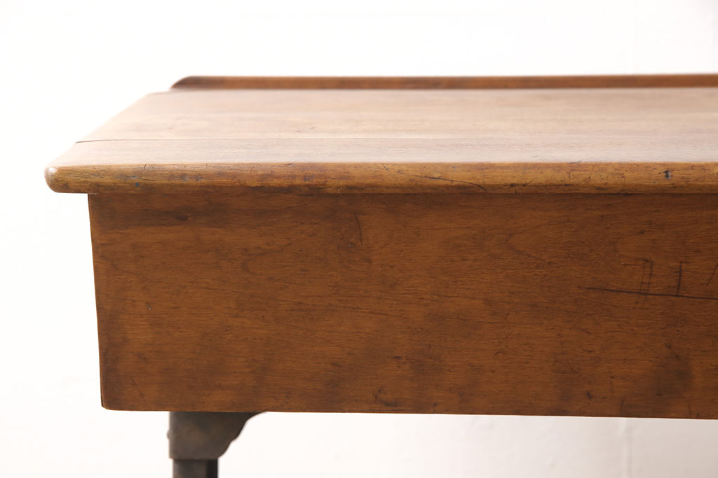 フランスアンティーク　ちょっとした収納としても使える鉄脚のスクールデスク(机、在宅ワーク、在宅用収納)(R-052840)