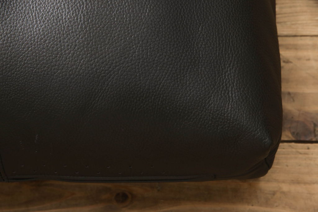 中古　超美品　arflex(アルフレックス)　BRERA (ブレラ)　L1　本革　ブラックカラーが高級感を醸し出すレザークッション(定価約7万円)(R-061715)