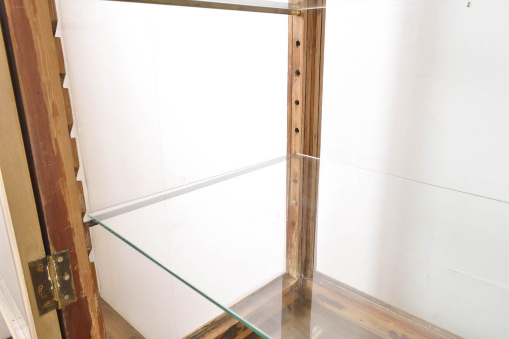 フランスアンティーク　品のある佇まいが目を惹く縦型ガラスケース(ショーケース、陳列棚、飾り棚、キャビネット)(R-062319)