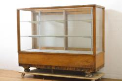 中古　美品　秋山木工(職人堅木)　上品なデザインの取っ手が魅力的なテレビ台(テレビボード、リビングボード、サイドボード、ローボード)(R-055160)