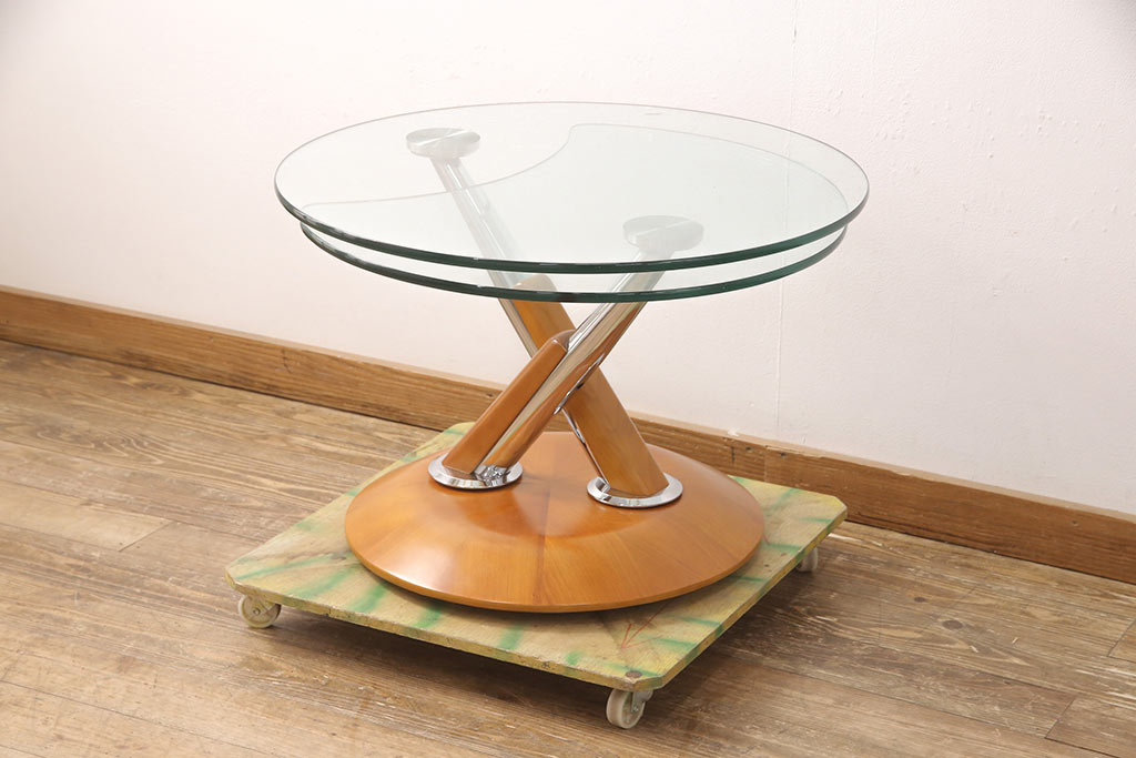 【買取】IDC大塚家具取り扱い　Ronald Schmitt (ロナルドシュミット)の可動式ガラステーブルを買取ました。(定価約30万円)