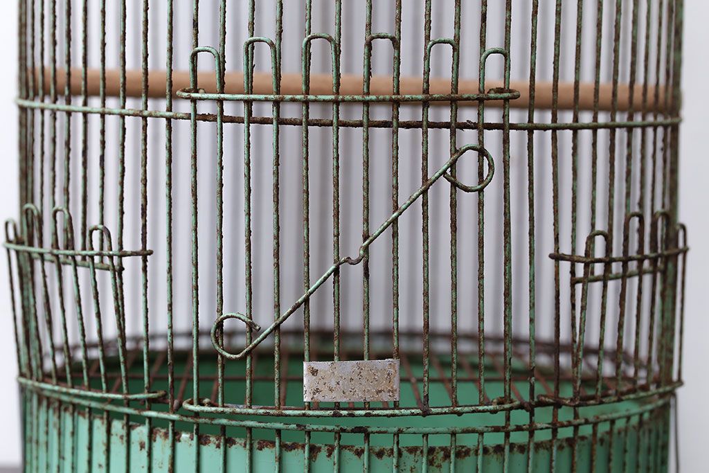 アンティーク雑貨　アンティーク　古いアイアンのシャビーなバードゲージ(鳥かご)