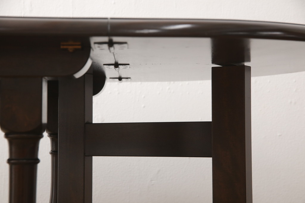 中古　美品　松本民芸家具　28型　天板を折り畳みできるクラシカルなゲートレッグテーブル(バタフライ卓)(ダイニングテーブル、バタフライテーブル、オーバルテーブル)(R-058435)