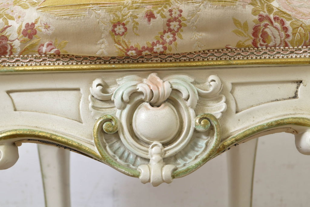 中古　イタリアブランド家具　SILIK(シリック)　細部まで凝った造りが美しいチェア(椅子、イス、サロンチェア)(R-063103)