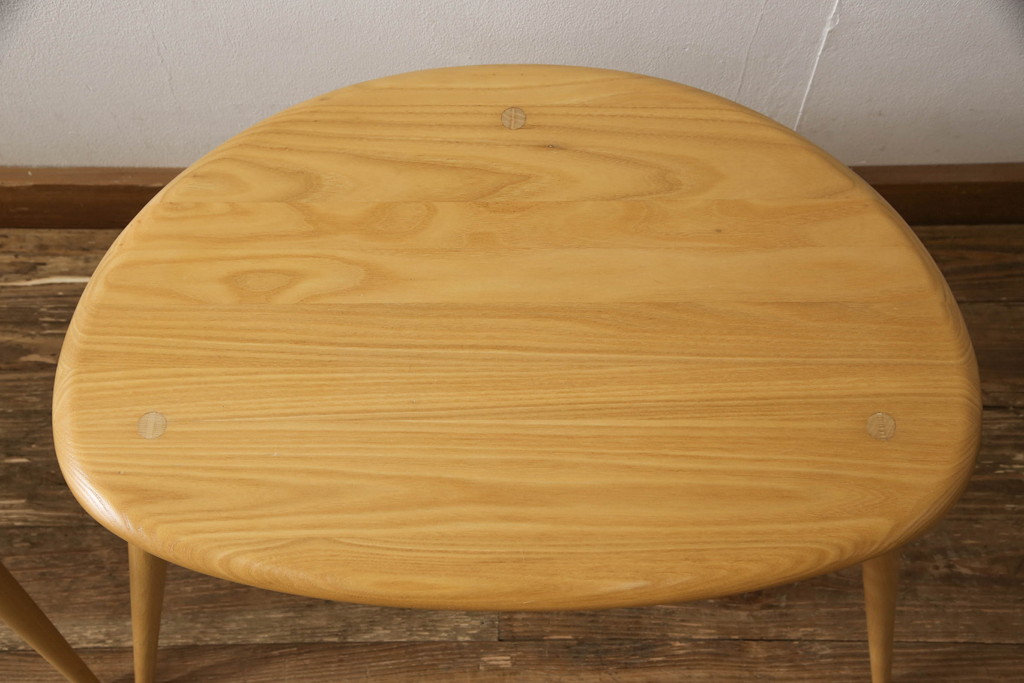 中古　美品!!　MARGARET HOWELL(マーガレットハウエル)×ERCOL(アーコール)　温かみのある木肌と曲線が特徴的なぺブルネストテーブル(トリオ、サイドテーブル、カフェテーブル、コーヒーテーブル、ローテーブル、北欧)(R-068249)