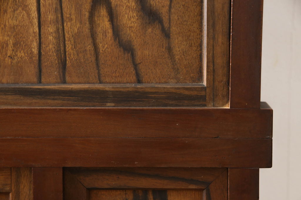 和製アンティーク　激レア!　昭和初期　希少な黒柿材を前面に使用した関東水屋箪笥(重ね戸棚、食器棚、収納棚、キャビネット、引き出し)(R-062157)