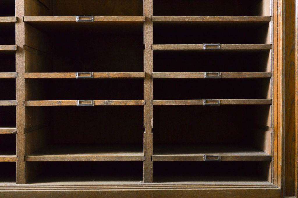 和製アンティーク　激レア!　昭和中期　幅3メートルの特大キャビネット(書棚、本棚、収納棚)(R-061917)