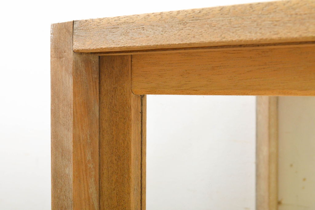 和製アンティーク　卓上　シンプルなデザインで取り入れやすい木枠ガラスケース(ショーケース、陳列棚、店舗什器、コレクションケース)(R-063233)