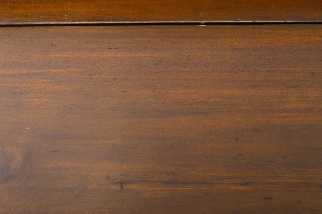 イギリスアンティーク　マホガニー材　凝ったつくりの取っ手がクラシカルな雰囲気を高めるライティングビューロー(チェスト、ワークデスク、在宅ワーク用デスク、在宅用、机、引き出し)(R-063350)
