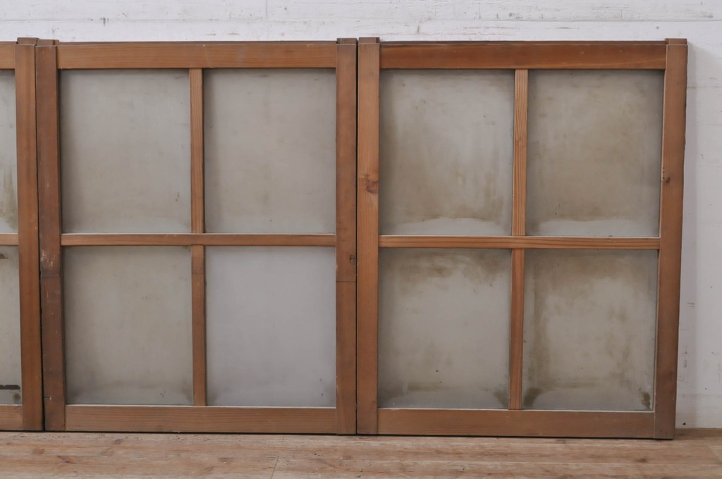 アンティーク建具　インテリアに取り入れやすいシンプルなデザインのガラス窓4枚セット(引き戸、ガラス戸)(R-068298)