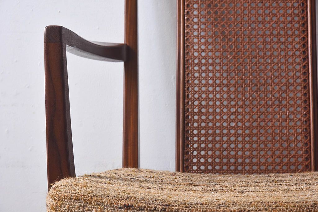 ヴィンテージ家具　G-PLAN(ジープラン)　背もたれがメッシュのビンテージアームチェア(ダイニングチェア、椅子)(1)